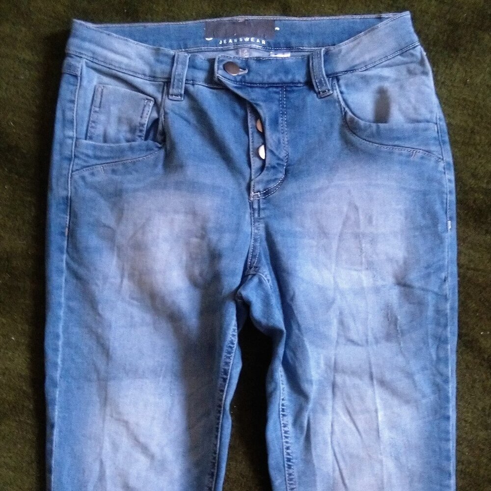 Jeanswear brand Fashionable Denim Jeans for Women and Girls.